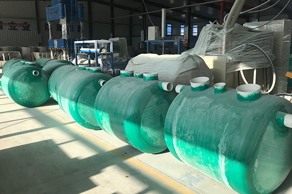 玻璃鋼化糞池的價格都和哪幾點(diǎn)有著關(guān)系 玻璃鋼化糞池的價格都和哪幾點(diǎn)有著關(guān)系