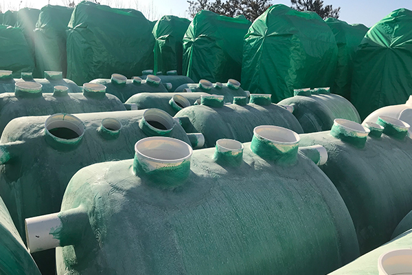 在廁所改造中玻璃鋼化糞池有著怎樣的應用 在廁所改造中玻璃鋼化糞池有著怎樣的應用